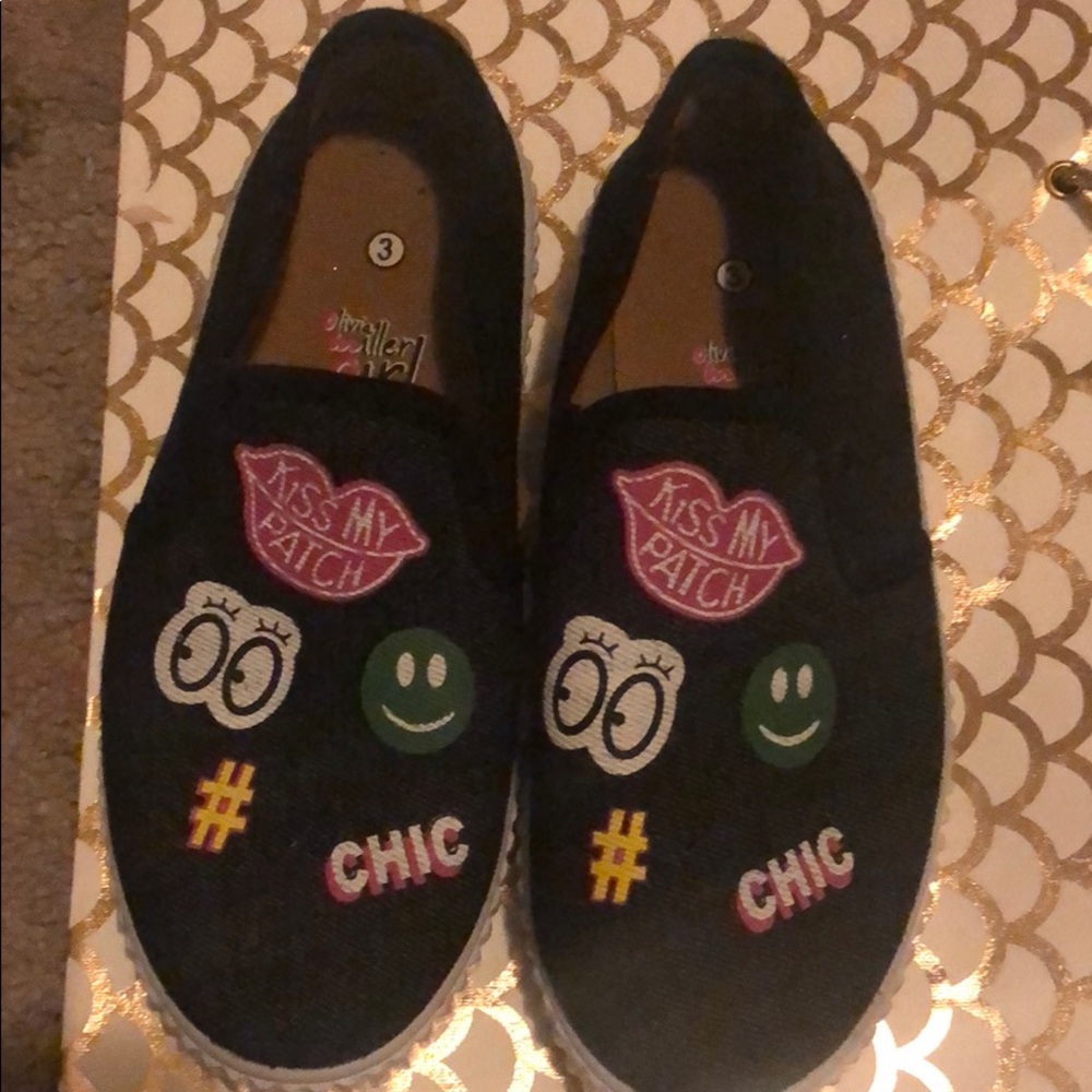 Girls shoes.